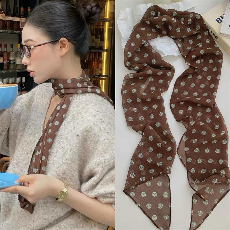 Puantiyeli Çiçek Desenli İpek  - Ascot Neck Scarf incelemesi ve fiyatı
