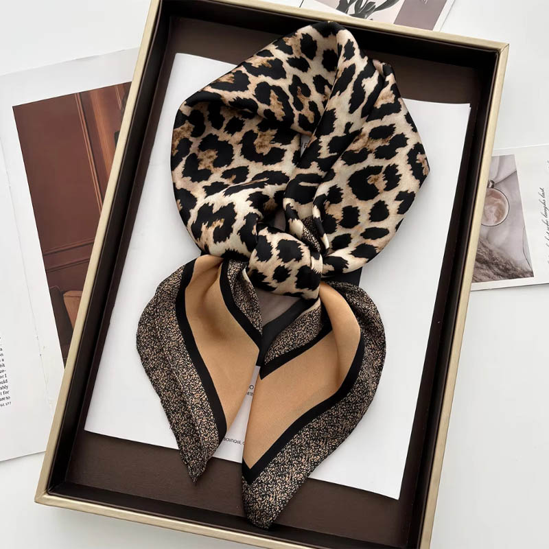 Lüks Leopar Baskı Kadın Saten  - Ascot Neck Scarf incelemesi ve fiyatı